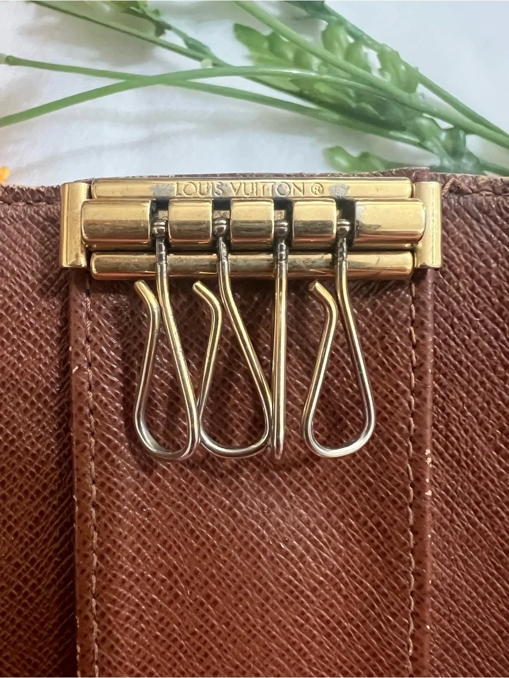 Louis Vuitton Monogram Brown Key Holder with COA (Certificate of Authenticity)